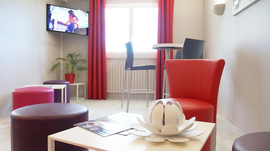 Hotel Robinson Auch Zewnętrze zdjęcie