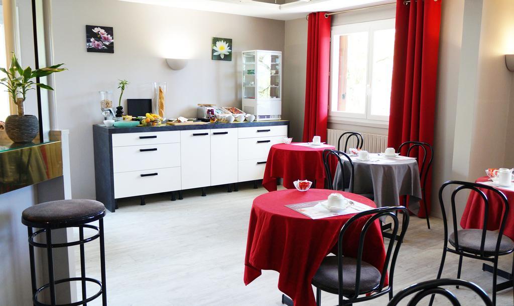 Hotel Robinson Auch Zewnętrze zdjęcie
