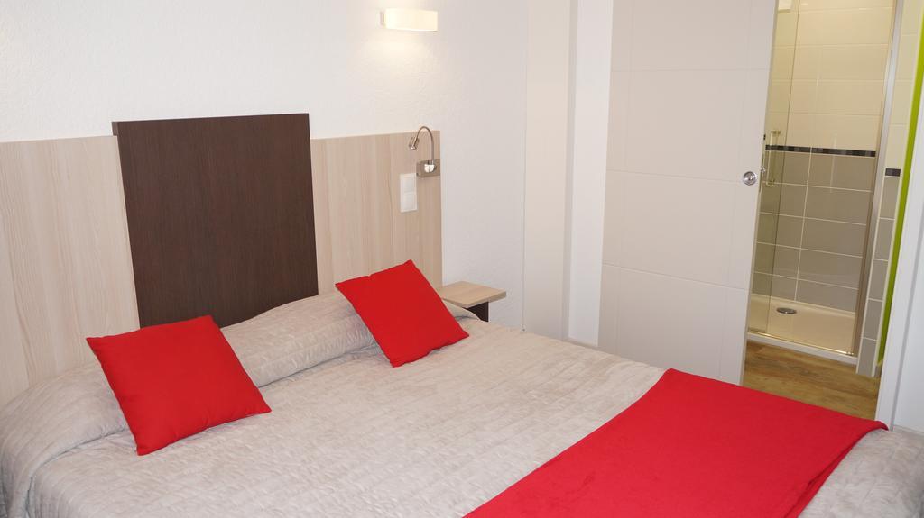 Hotel Robinson Auch Zewnętrze zdjęcie