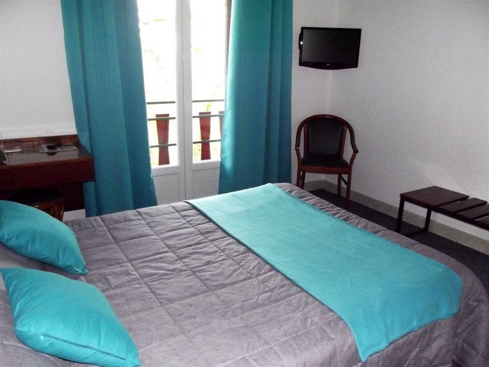 Hotel Robinson Auch Zewnętrze zdjęcie