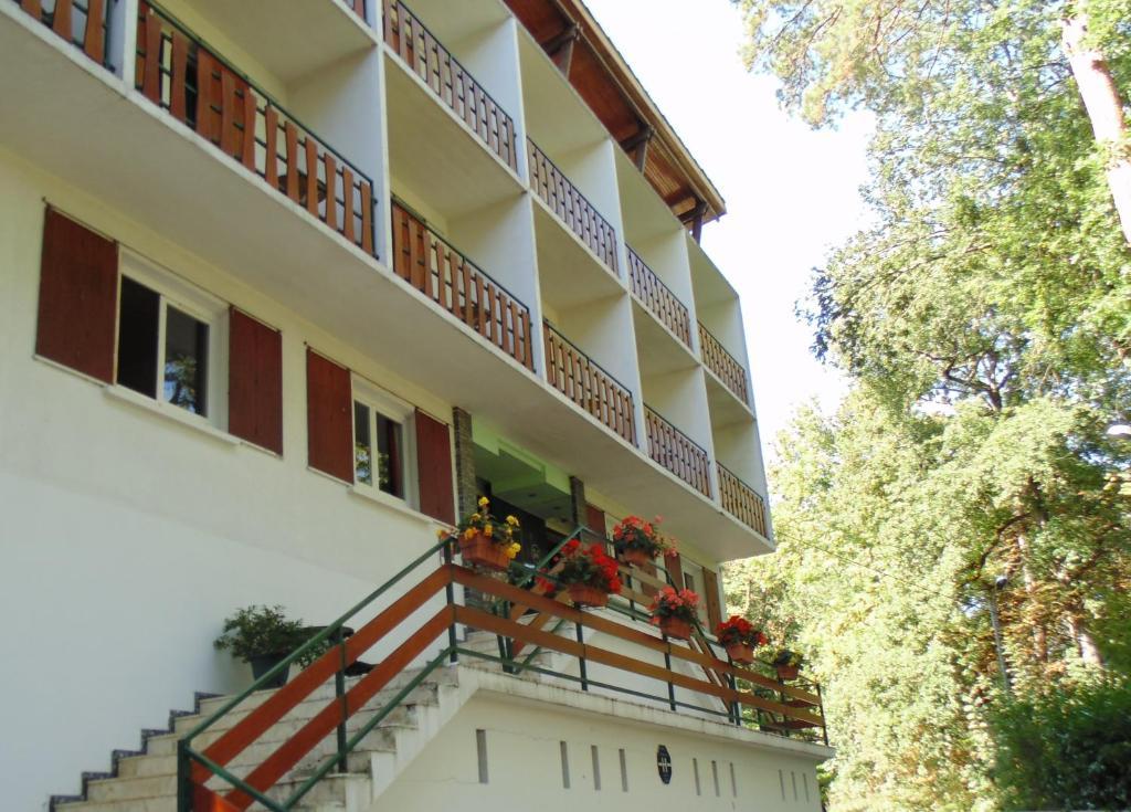 Hotel Robinson Auch Zewnętrze zdjęcie