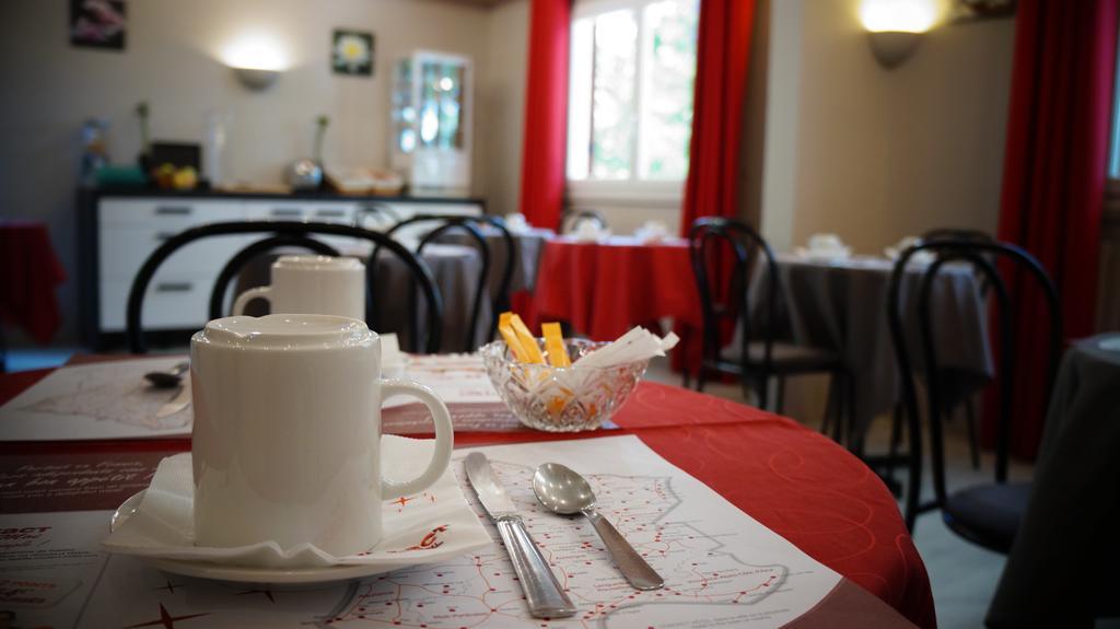 Hotel Robinson Auch Zewnętrze zdjęcie